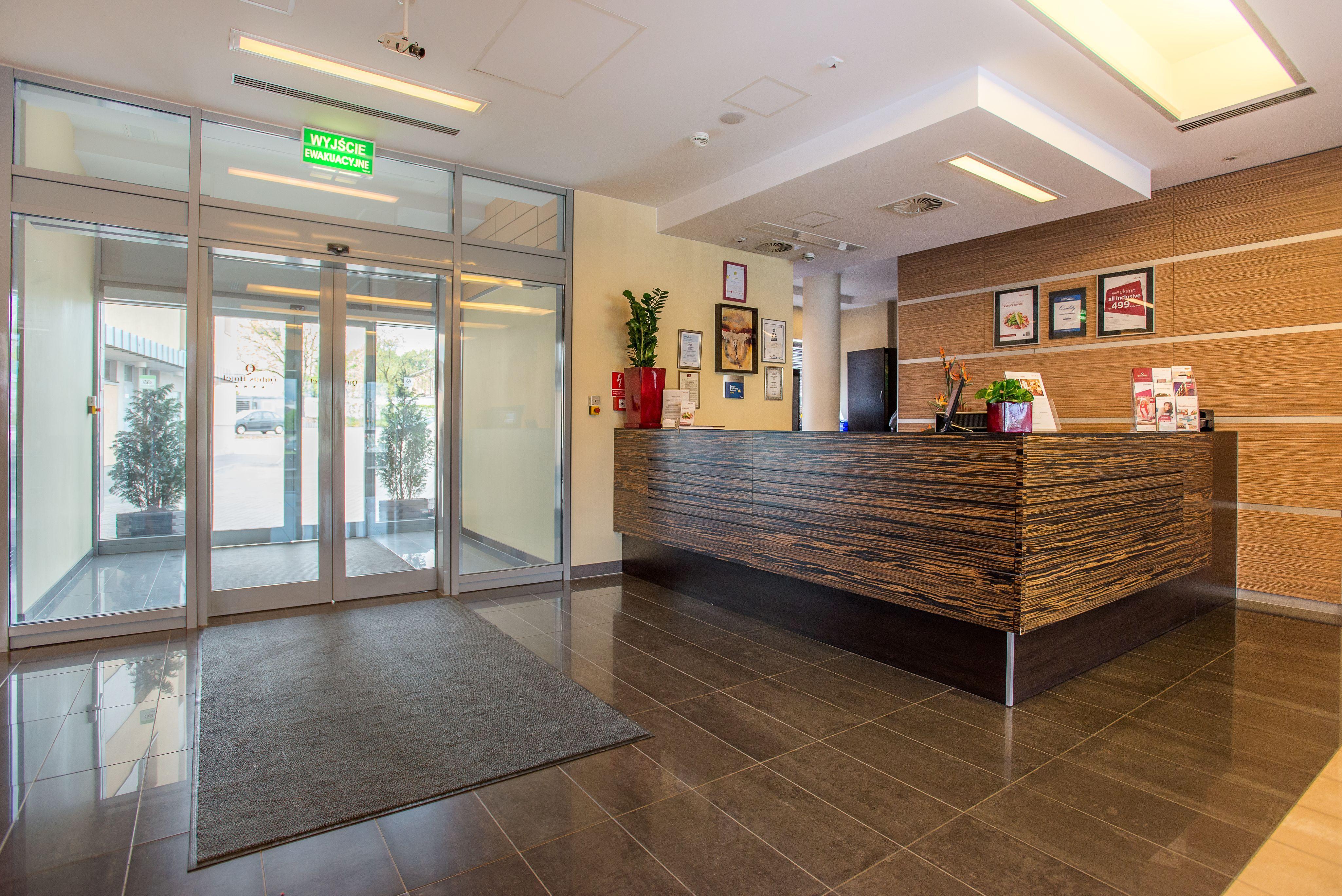 Qubus Hotel Келце Екстериор снимка