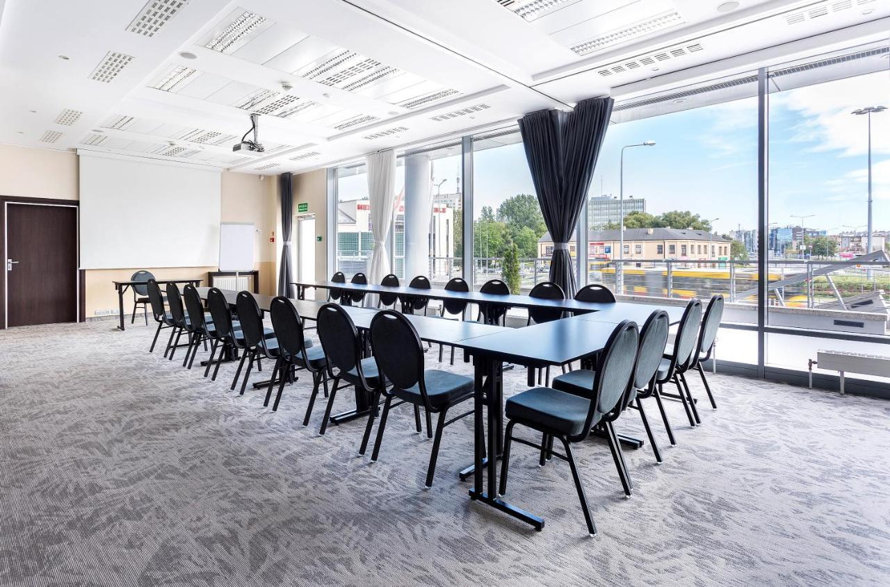 Qubus Hotel Келце Екстериор снимка