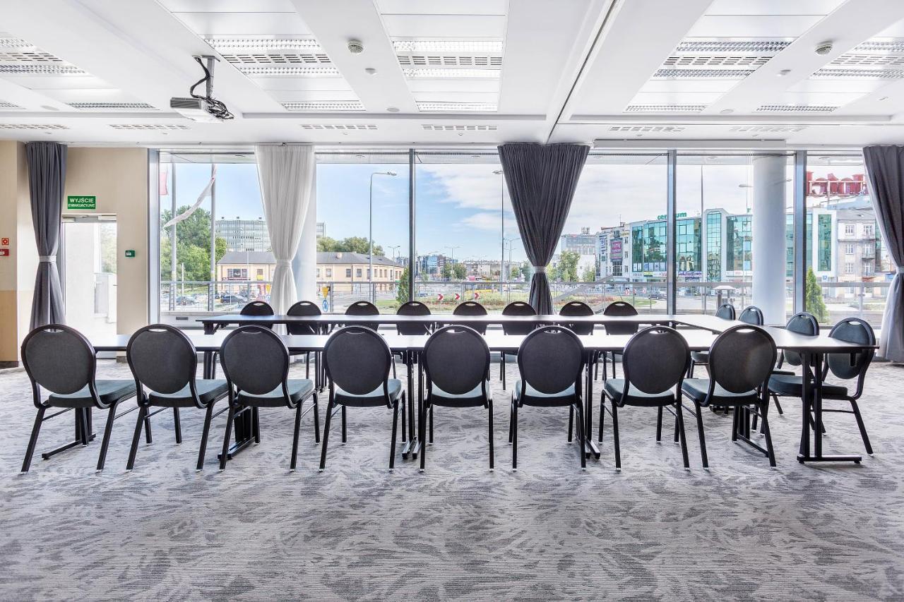 Qubus Hotel Келце Екстериор снимка