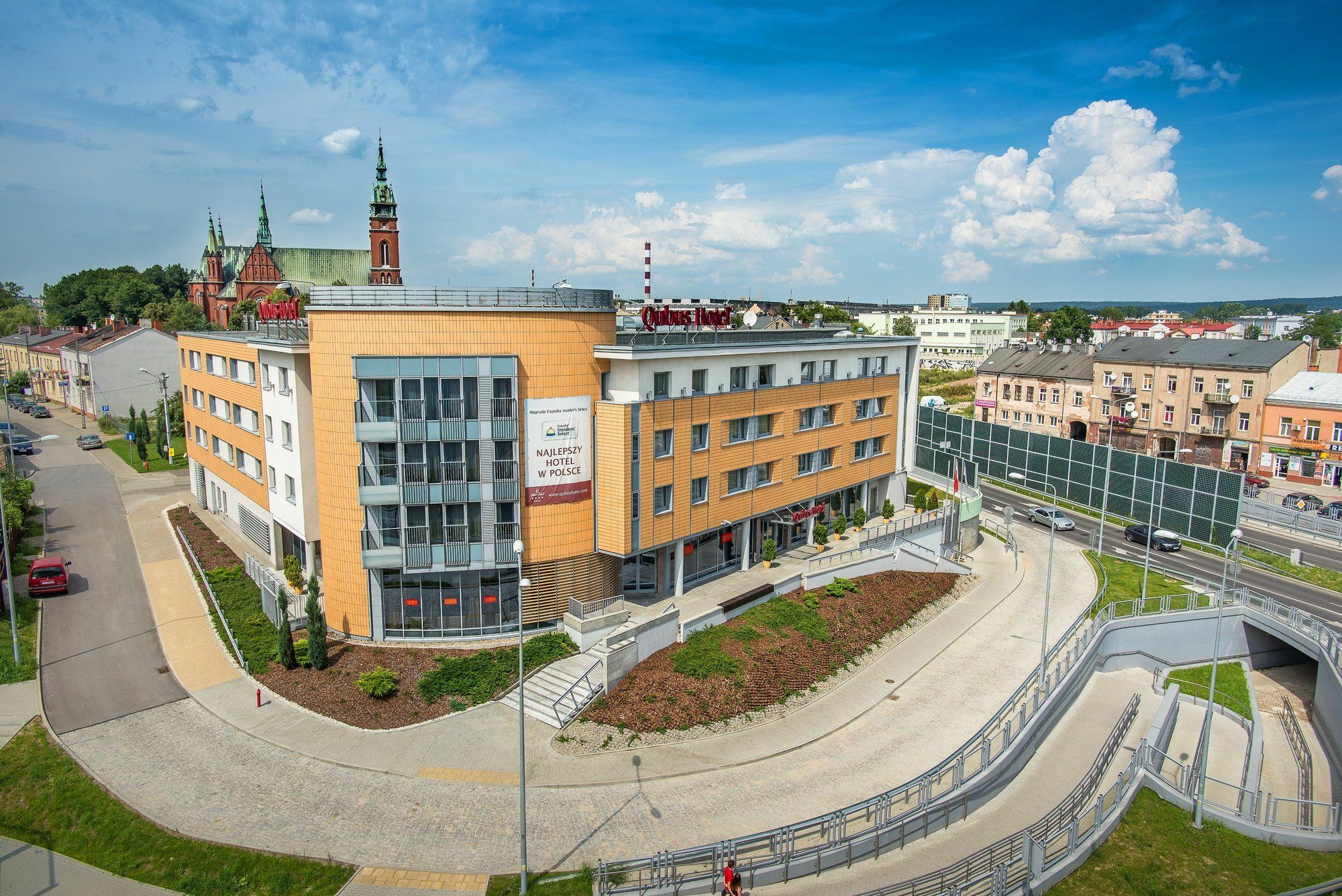 Qubus Hotel Келце Екстериор снимка